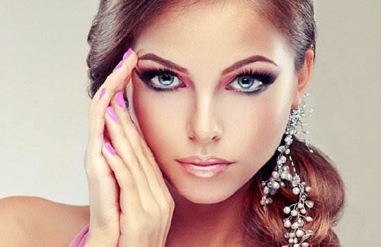Каким образом осуществить макияж на Новый год 2017? Каким образом осуществить макияж на Новый год 2017?